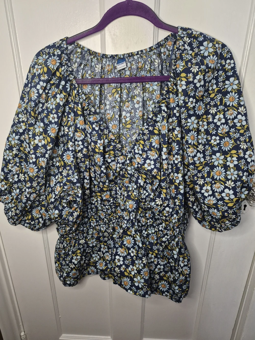 Old Navy Navy Floral Puff-Sleeve Blouse with Yellow & White Daisies